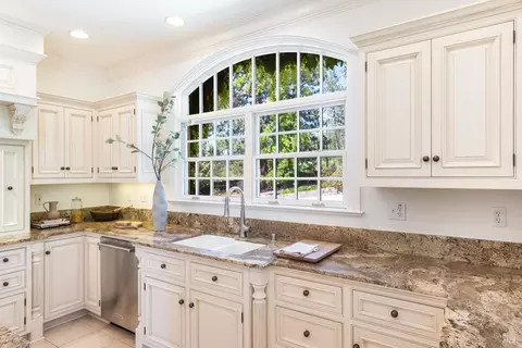 Kitchen - 335 Pine Breeze Dr, Angwin, CA 94508 photo 3 of 5