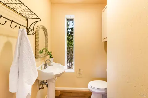 Bath - 335 Pine Breeze Dr, Angwin, CA 94508 photo 4 of 5