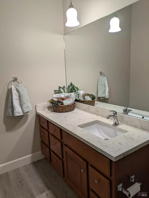Bath - 14639 Jomark Ln, Occidental, CA 95465 photo 2 of 2