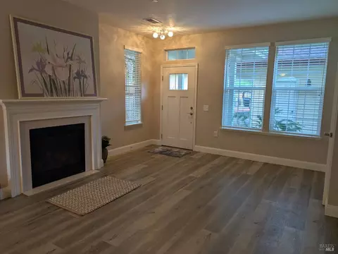Living - 14639 Jomark Ln, Occidental, CA 95465 photo 2 of 3
