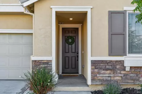 2915 Shaver St, Fairfield, CA 94533 photo 2