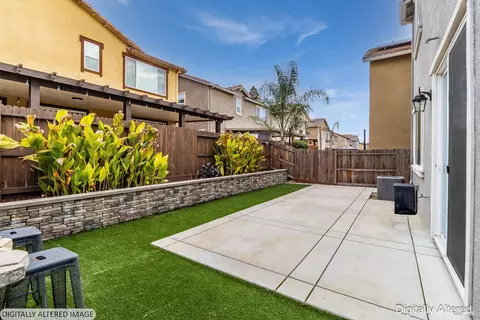 Exterior - 848 Fruit Stand Cir, Vacaville, CA 95688 photo 14 of 16