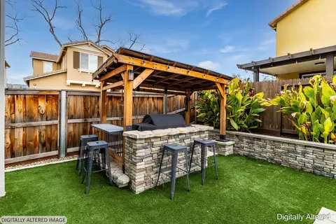 Exterior - 848 Fruit Stand Cir, Vacaville, CA 95688 photo 8 of 16