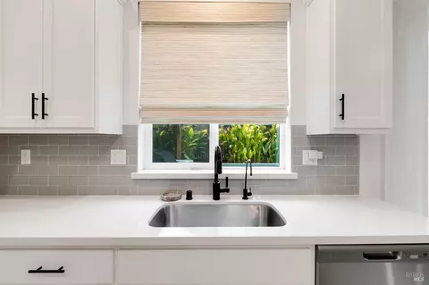 Kitchen - 848 Fruit Stand Cir, Vacaville, CA 95688 photo 5 of 7