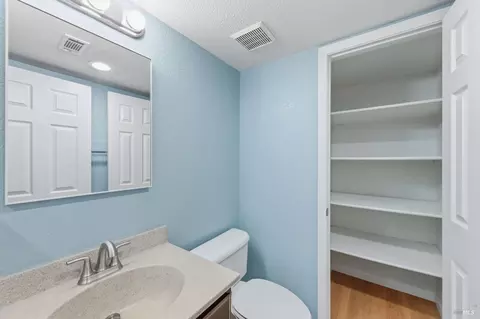 Bath - 4595 Avondale Cir, Fairfield, CA 94533 photo 3 of 3