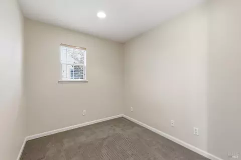 Bedroom - 4595 Avondale Cir, Fairfield, CA 94533 photo 6 of 11