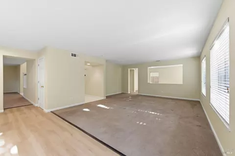Living - 4595 Avondale Cir, Fairfield, CA 94533 photo 4 of 9