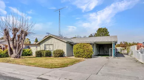 428 W F St, Dixon, CA 95620