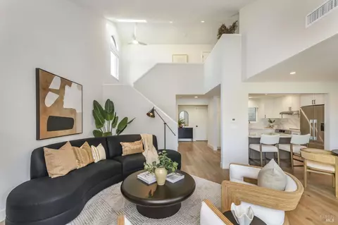 Living - 21 Eucalyptus Knoll St, Mill Valley, CA 94941 photo 3 of 6