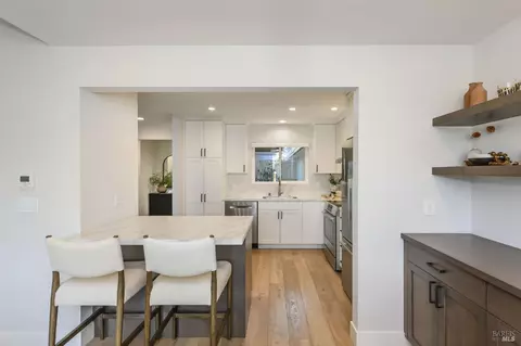 Kitchen - 21 Eucalyptus Knoll St, Mill Valley, CA 94941 photo 5 of 5