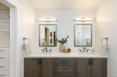 Bath - 21 Eucalyptus Knoll St, Mill Valley, CA 94941 photo 1 of 6