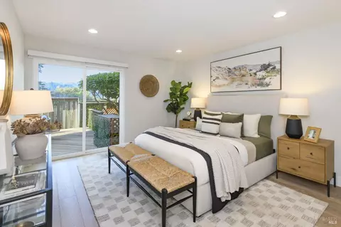 Bedroom - 21 Eucalyptus Knoll St, Mill Valley, CA 94941 photo 2 of 2