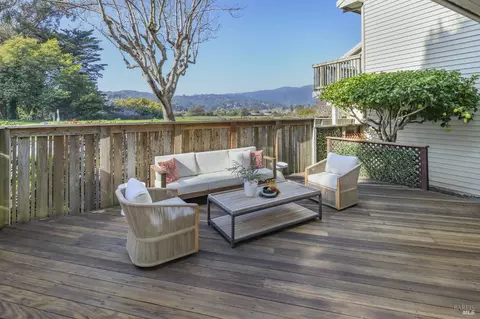 Exterior - 21 Eucalyptus Knoll St, Mill Valley, CA 94941 photo 2 of 9