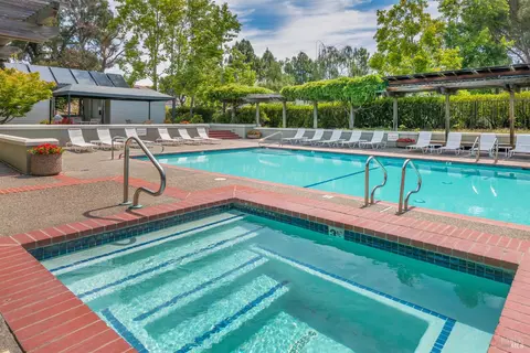 Exterior - 21 Eucalyptus Knoll St, Mill Valley, CA 94941 photo 6 of 9