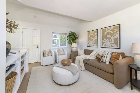 Living - 21 Eucalyptus Knoll St, Mill Valley, CA 94941 photo 5 of 6