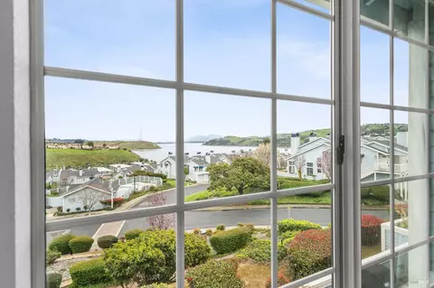View/Area - 401 Stinson St #4, Vallejo, CA 94591 photo 4 of 8