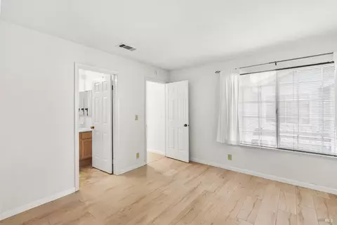 Bedroom - 401 Stinson St #4, Vallejo, CA 94591 photo 4 of 5