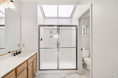 Bath - 401 Stinson St #4, Vallejo, CA 94591 photo 4 of 6