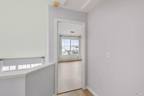 Entry Way - 401 Stinson St #4, Vallejo, CA 94591 photo 4 of 5