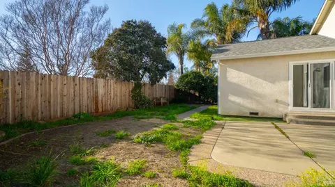 Exterior - 2913 Balsam Ct, Fairfield, CA 94533 photo 9 of 14