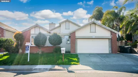 Exterior - 2913 Balsam Ct, Fairfield, CA 94533 photo 4 of 14