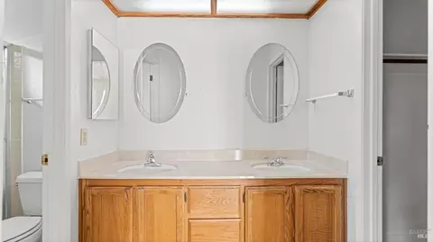 Bath - 2913 Balsam Ct, Fairfield, CA 94533 photo 2 of 3
