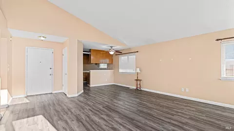 Living - 2913 Balsam Ct, Fairfield, CA 94533 photo 2 of 4