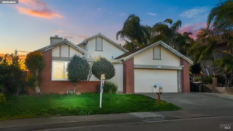 Exterior - 2913 Balsam Ct, Fairfield, CA 94533 photo 2 of 14