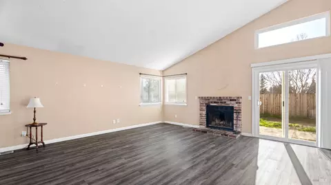 Living - 2913 Balsam Ct, Fairfield, CA 94533 photo 1 of 4