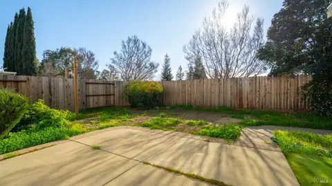 Exterior - 2913 Balsam Ct, Fairfield, CA 94533 photo 8 of 14