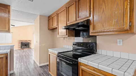 Kitchen - 2913 Balsam Ct, Fairfield, CA 94533 photo 3 of 4