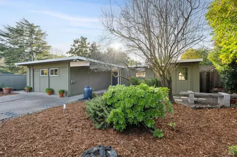 892 Greenberry Ln, San Rafael, CA 94903