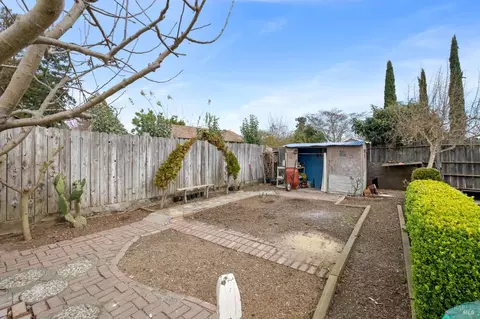 Exterior - 54 Bryan Ave, Napa, CA 94558 photo 7 of 8