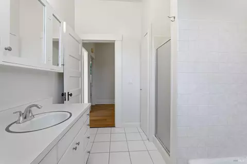 Bath - 69 Corte Madera Ave, Corte Madera, CA 94925 photo 3 of 5