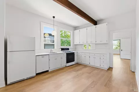 Kitchen - 69 Corte Madera Ave, Corte Madera, CA 94925 photo 5 of 7