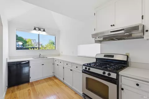 Kitchen - 69 Corte Madera Ave, Corte Madera, CA 94925 photo 3 of 7