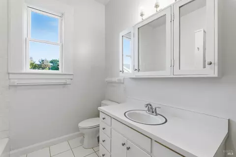 Bath - 69 Corte Madera Ave, Corte Madera, CA 94925 photo 2 of 5