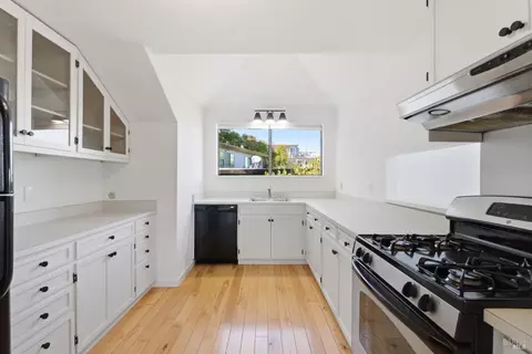 Kitchen - 69 Corte Madera Ave, Corte Madera, CA 94925 photo 1 of 7