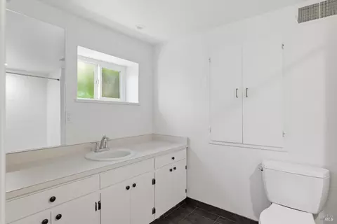 Bath - 69 Corte Madera Ave, Corte Madera, CA 94925 photo 5 of 5