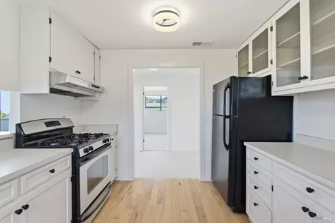 Kitchen - 69 Corte Madera Ave, Corte Madera, CA 94925 photo 2 of 7