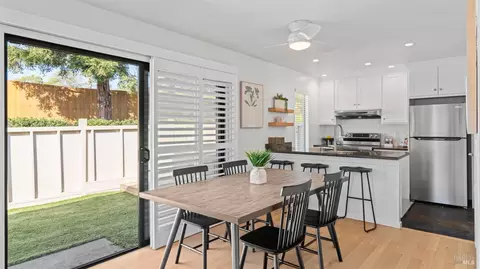 76 Dockside Cir, San Rafael, CA 94903