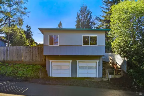 8221 Spring Dr, Forestville, CA 95436