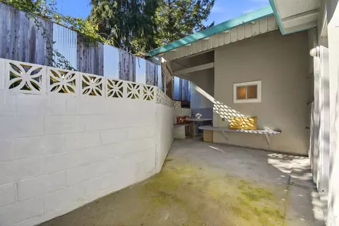 Exterior - 8221 Spring Dr, Forestville, CA 95436 photo 2 of 10