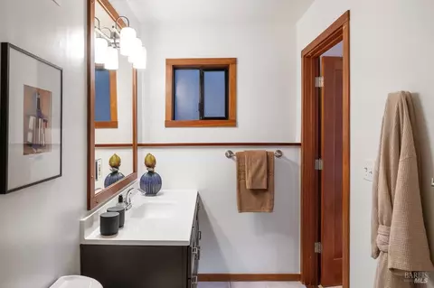 Bath - 12 Alturas Way, Mill Valley, CA 94941 photo 5 of 5