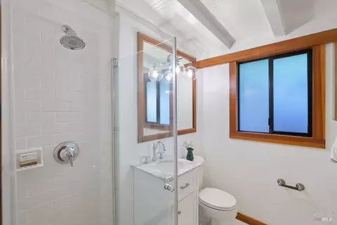 Bath - 12 Alturas Way, Mill Valley, CA 94941 photo 1 of 5