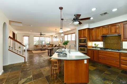 Kitchen - 5015 Staghorn Dr, Vallejo, CA 94591 photo 4 of 4