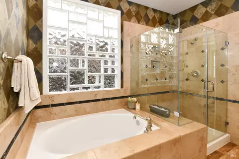 Bath - 5015 Staghorn Dr, Vallejo, CA 94591 photo 3 of 8