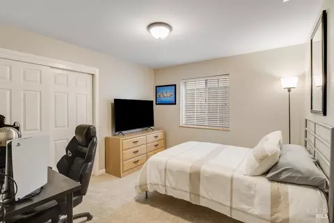 648 E J St, Benicia, CA 94510 photo 7