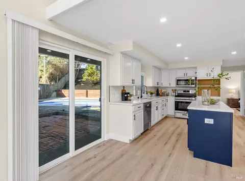 Kitchen - 1014 Henry Ct, Vallejo, CA 94591 photo 2 of 6