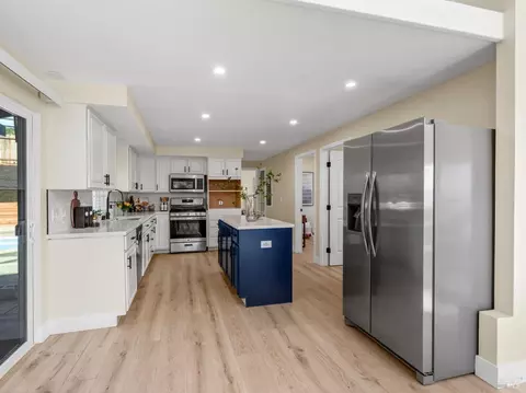 Kitchen - 1014 Henry Ct, Vallejo, CA 94591 photo 5 of 6
